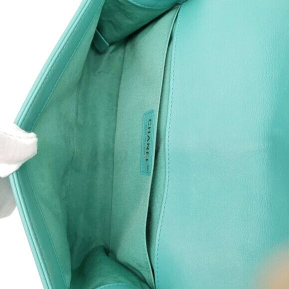 CHANEL Boy Green Leather Shoulder Bag 2650-080524 - Picture 11 of 15